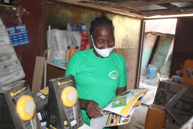 Revendeuse Palmis Eneji en Haïti - Entrepreneurs du Monde