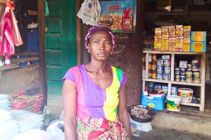 bénéficiaire de Munafa dans sa boutique