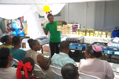 Présentation des produit de Palmis Eneji en Haïti.