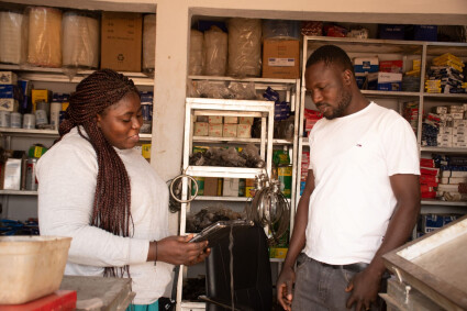 Vendeur accompagné par Yikri au Burkina Faso