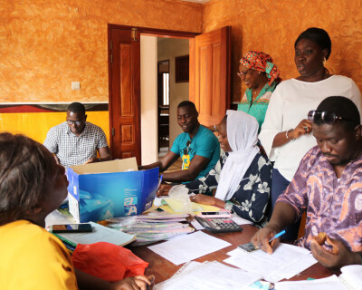 Équipe locale de Fansoto, institution de microfinance sociale incubée par Entrepreneurs du Monde au