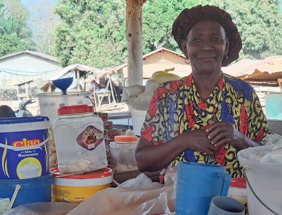 Portrait de Mamadama Sylla, commerçante et bénéficiaire de Wakili en Guinée