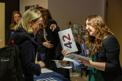 Équipe bénévole au Pitch&Give 2024 - Entrepreneurs du Monde