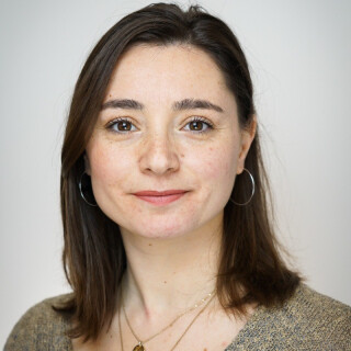 Portrait de Dimitri Dewavrin - Déléguée Générale de la Fondation Dewavrin Healthcare