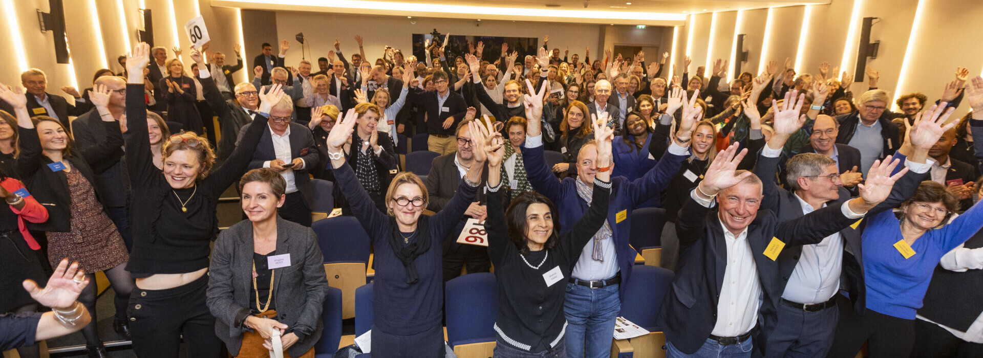 Participants au Pitch&Give d'Entrepreneurs du Monde