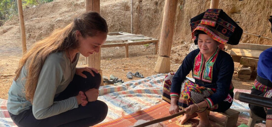 Chloé Mendiondo, ingénieure agronome en volontariat avec l'equipe d'Anh Chi Em au Vietnam, rencontr