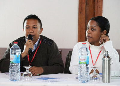 Intervention de l'un des participants des Journées d'études organisées à Madagascar par le Groupe i