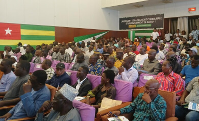 Participants à l'événement de lancement de la politique communale de gestion des déchets à Kara, au