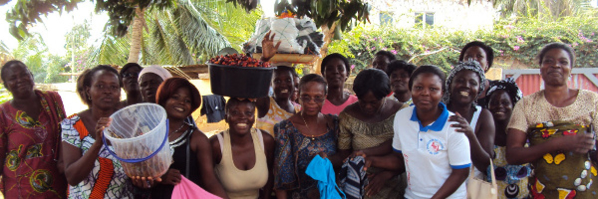 Un groupe de femme à l'atelier de Lomé